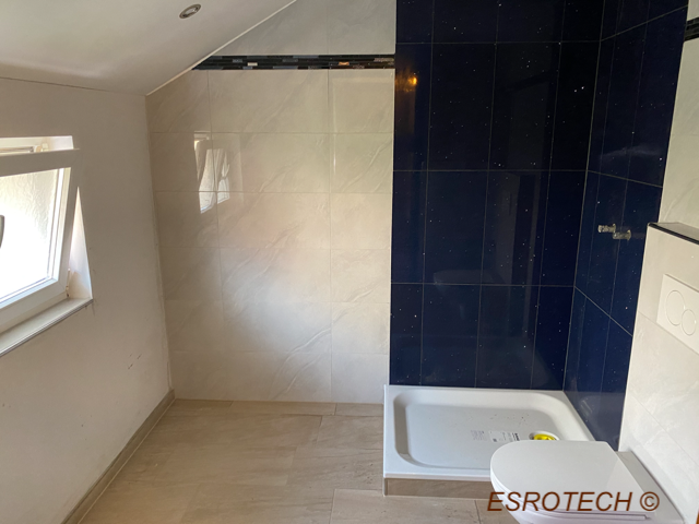 Dusche: Keramik / Kunststein